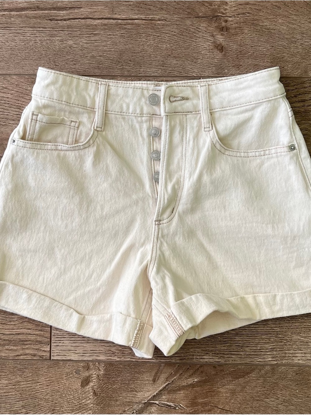 Dynamite Cream High-Rise Button-Front Denim Shorts ✨